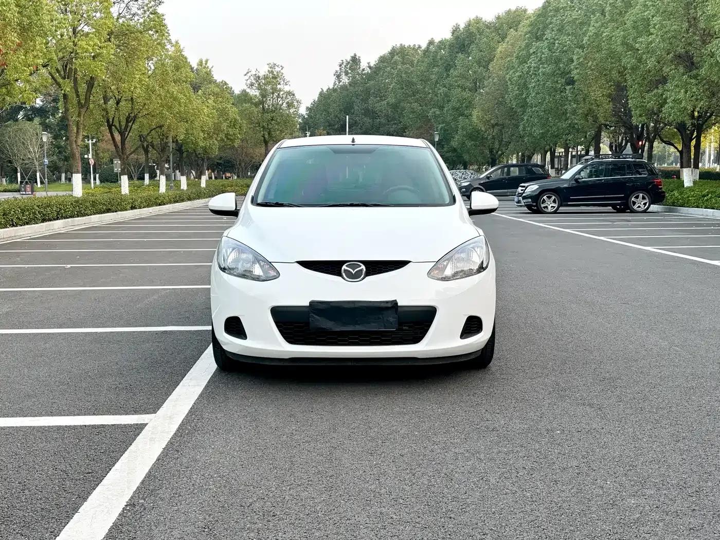 Mazda2 2011 Dynamic 1.3L Automatic Standard Edition — миниатюра 2