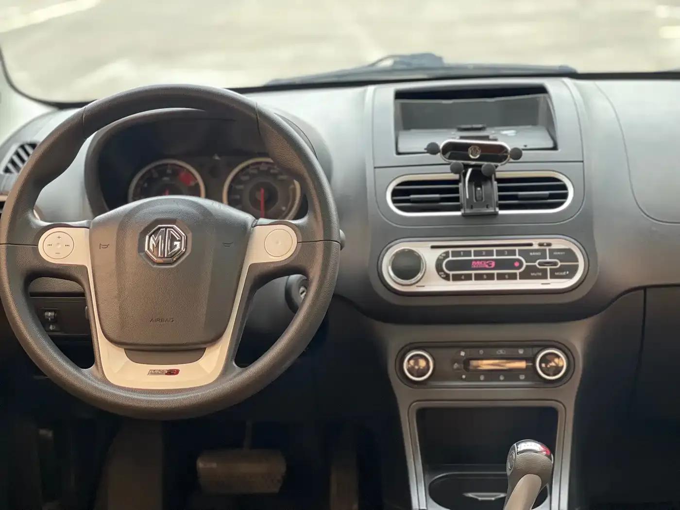 MG3SW 2015 1.5L AMT Elite — миниатюра 9