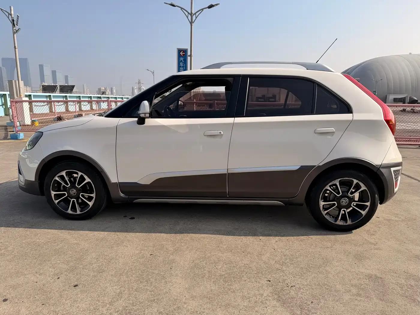 MG3SW 2015 1.5L AMT Elite — миниатюра 7