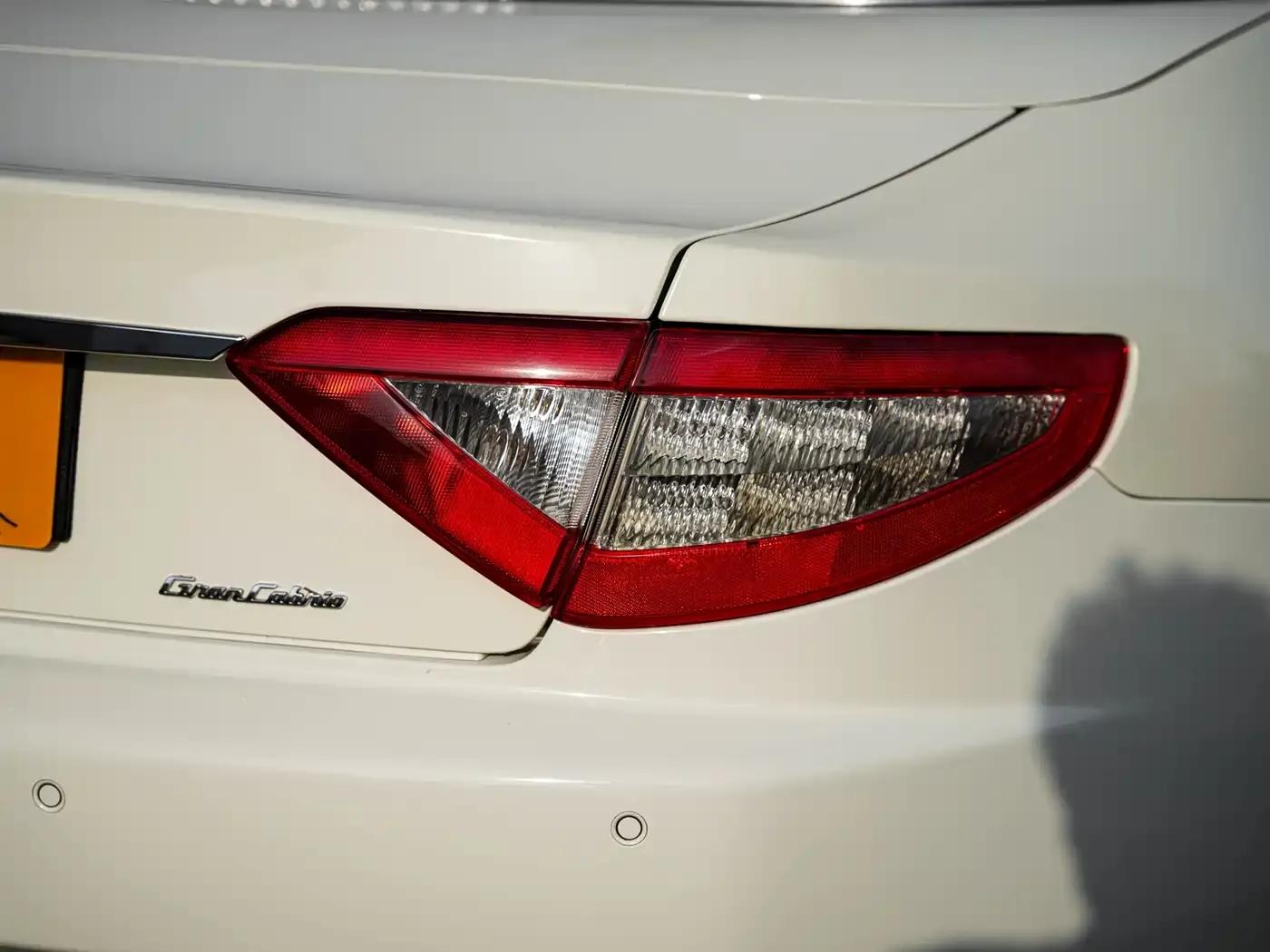 GranCabrio 2010 4.7L Automatic — миниатюра 13