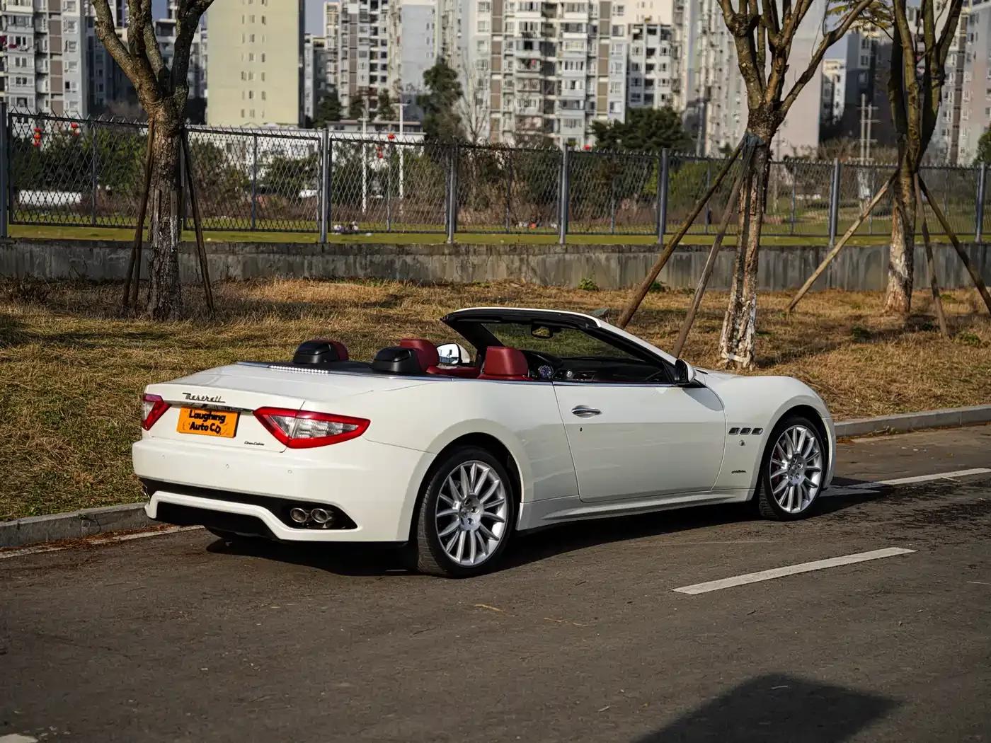 GranCabrio 2010 4.7L Automatic — миниатюра 14