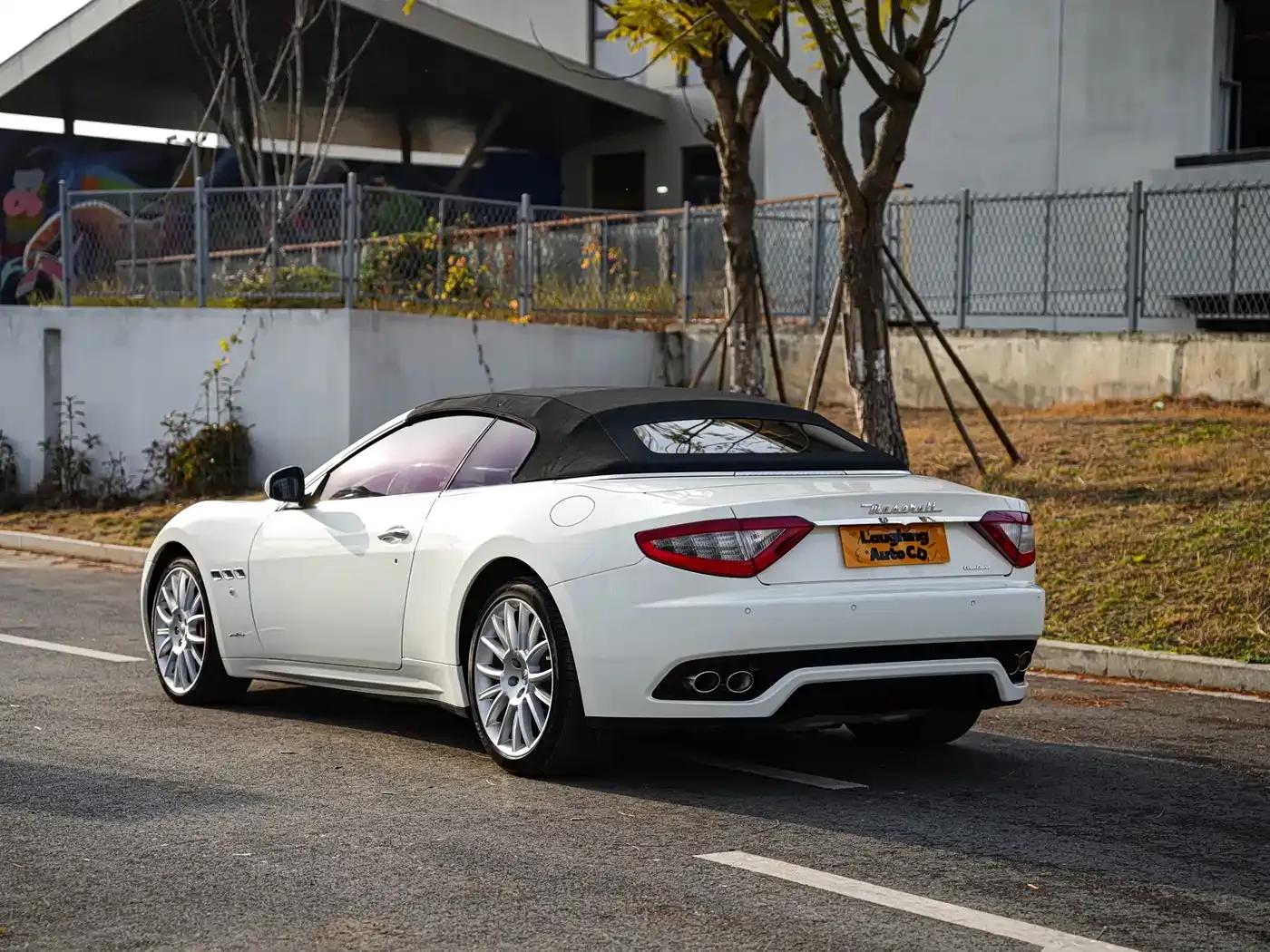 GranCabrio 2010 4.7L Automatic — миниатюра 22