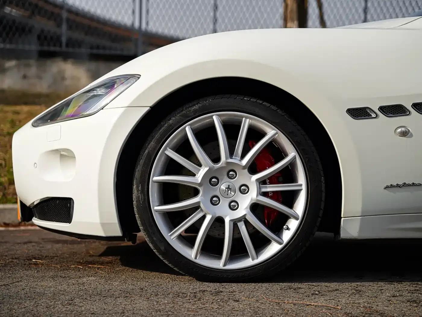 GranCabrio 2010 4.7L Automatic — миниатюра 7