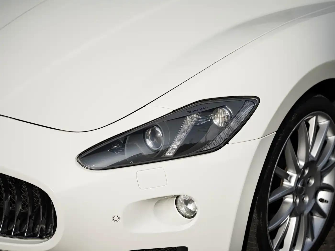 GranCabrio 2010 4.7L Automatic — миниатюра 8