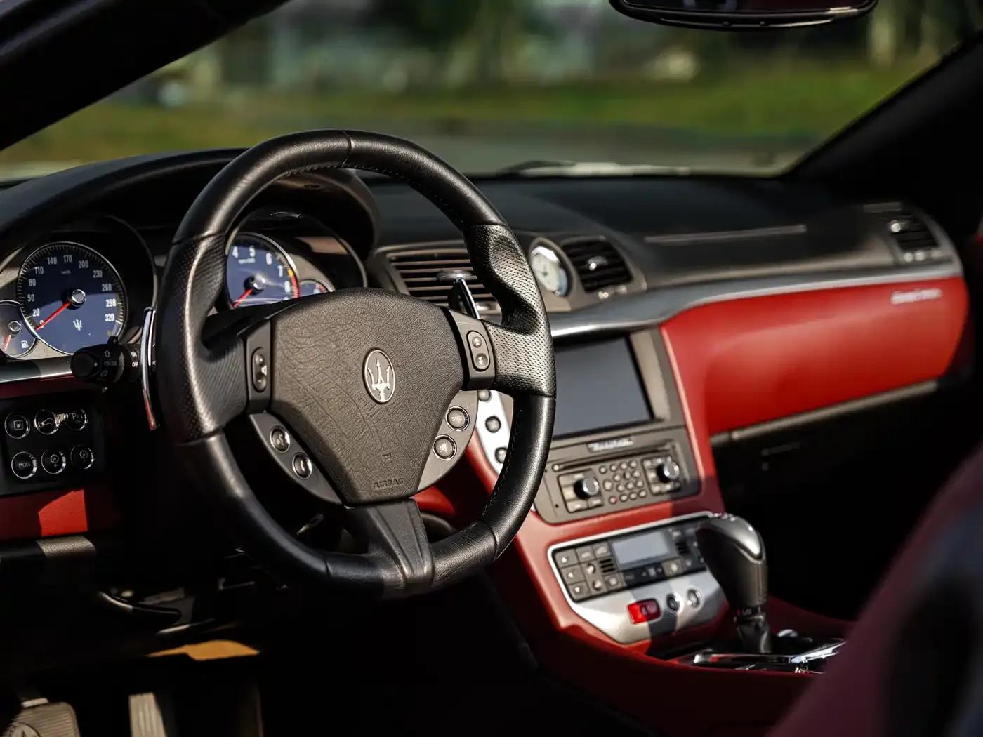 GranCabrio 2010 4.7L Automatic — миниатюра 10