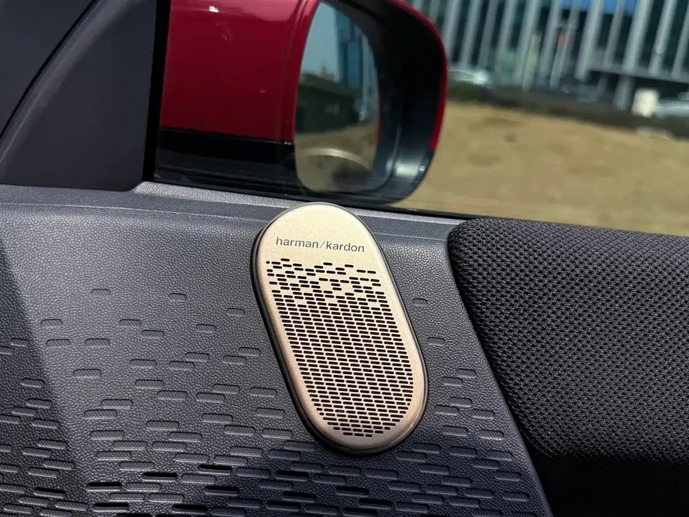 2025 JOHN COOPER WORKS Electric MINI JCW — миниатюра 17