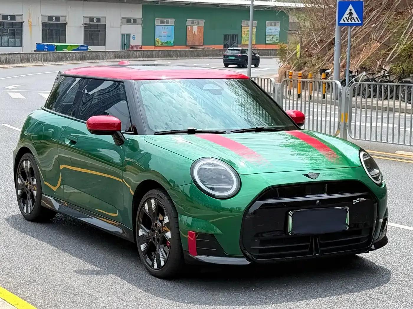 2025 JOHN COOPER WORKS Electric MINI JCW — миниатюра 3