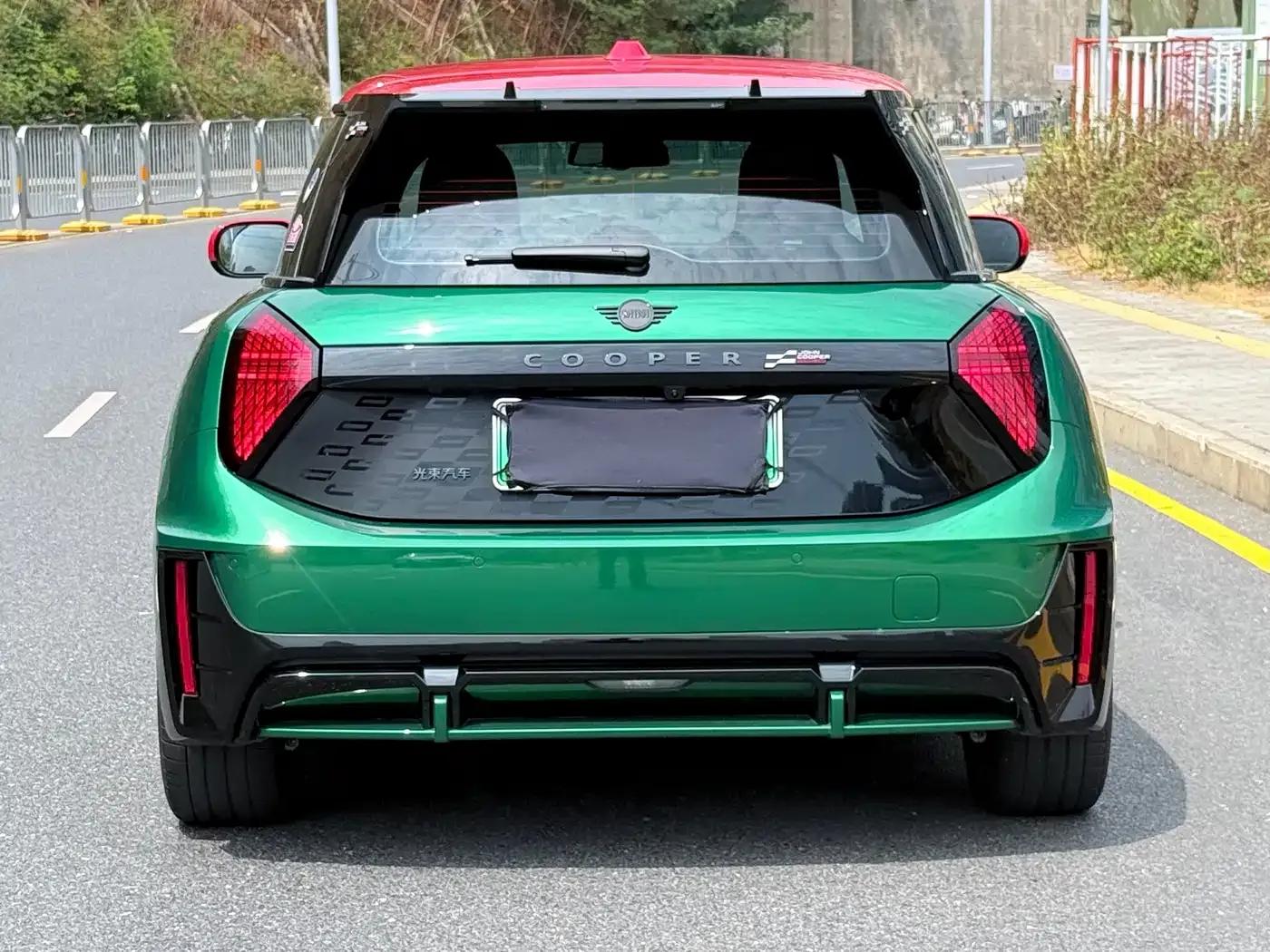2025 JOHN COOPER WORKS Electric MINI JCW — миниатюра 5