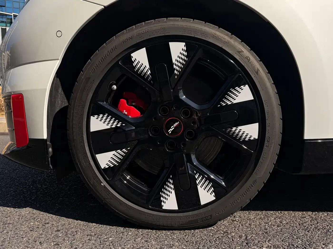 2025 JOHN COOPER WORKS Electric MINI JCW — миниатюра 10