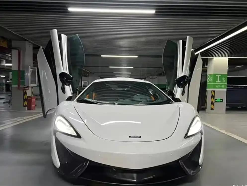 McLaren 540C 2015 3.8T Coupe — миниатюра 2