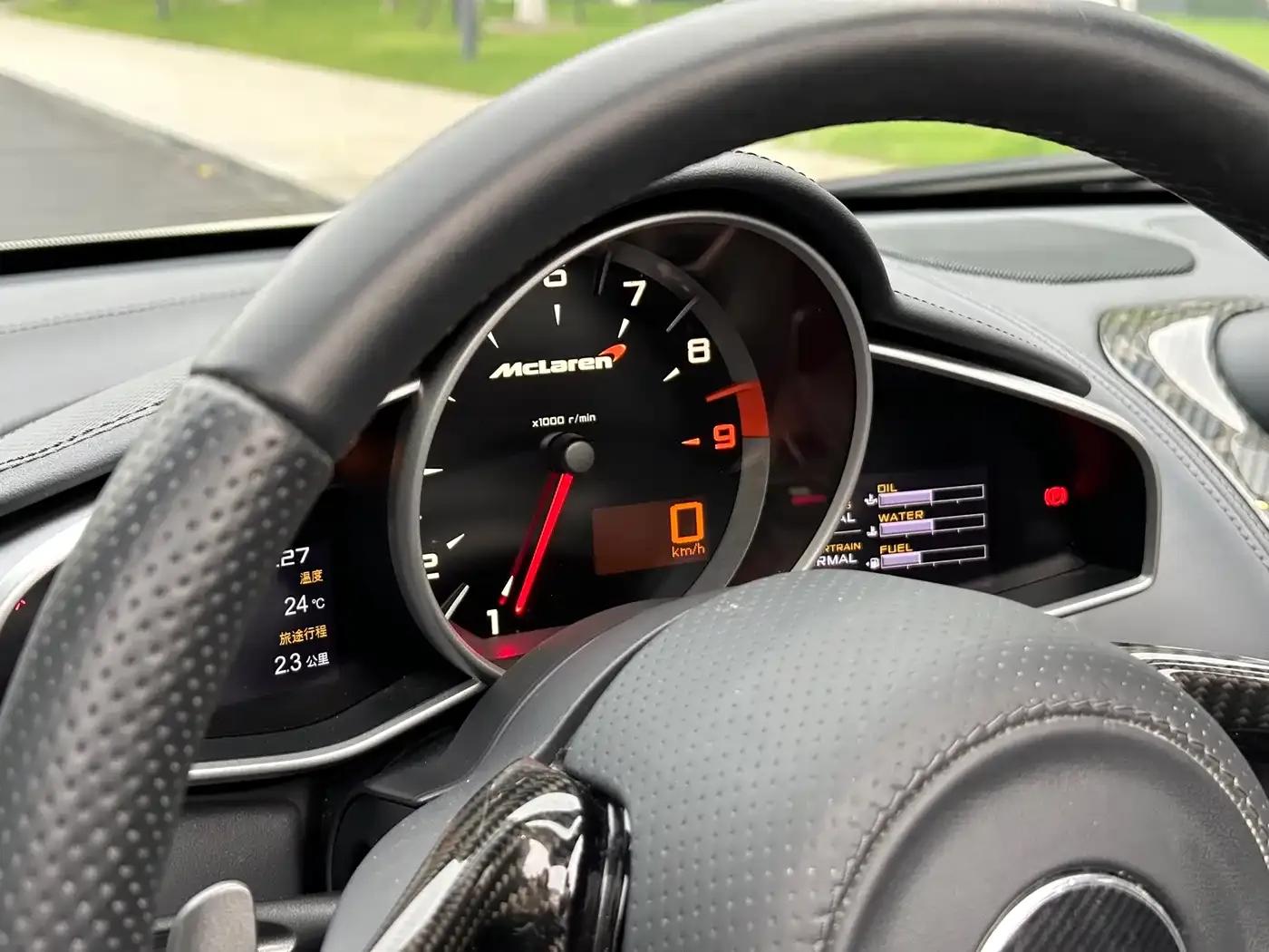 McLaren 625C 2015 3.8T Spider — миниатюра 25