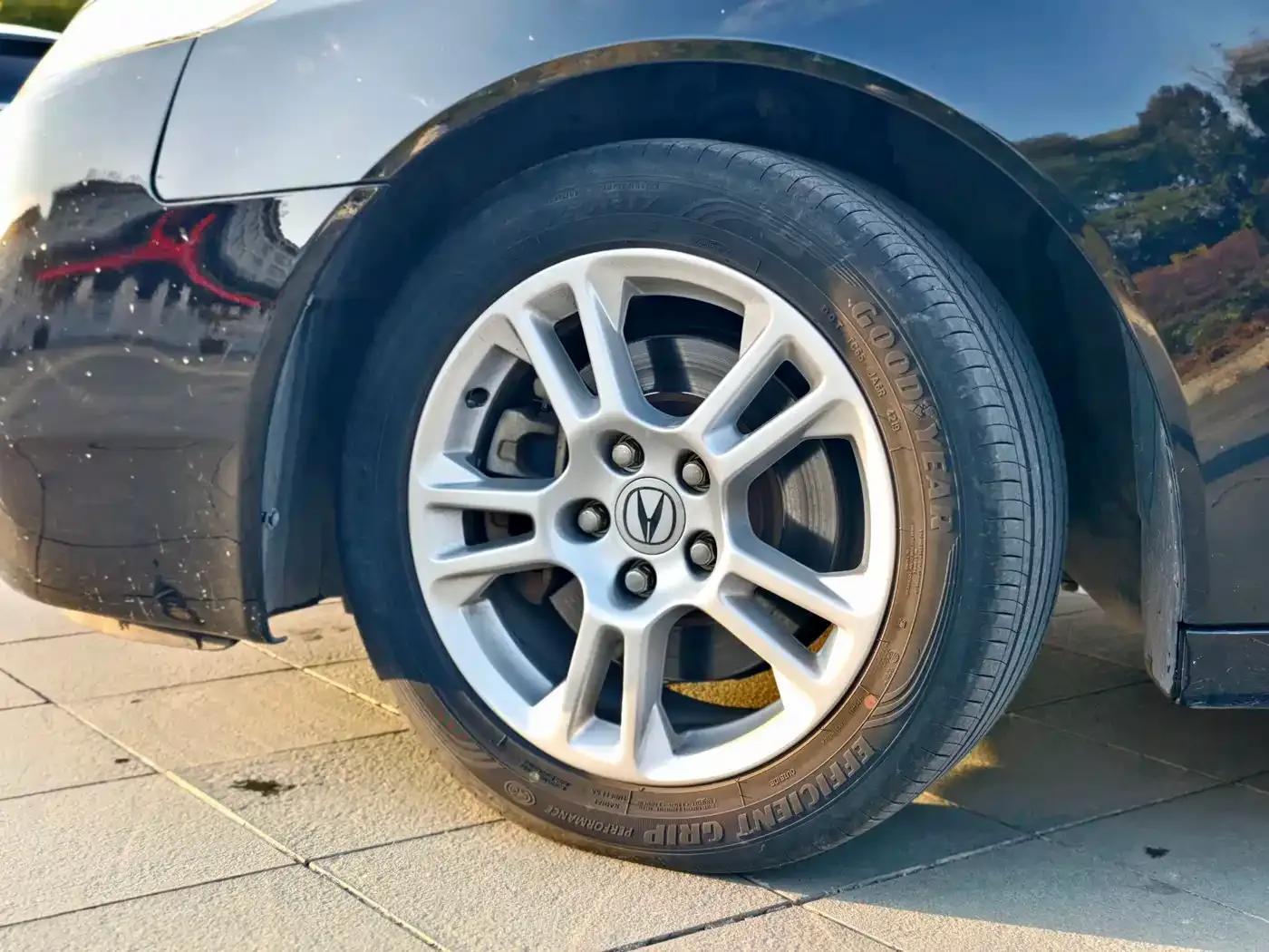 Acura TL 2010 3.5 Premium Edition — миниатюра 5