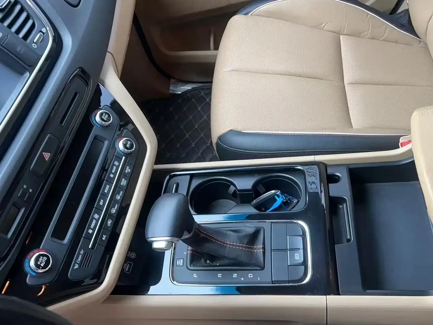 Carnival Imported 2015 3.3GDI Luxury Edition (National IV Emission Standard) — миниатюра 14