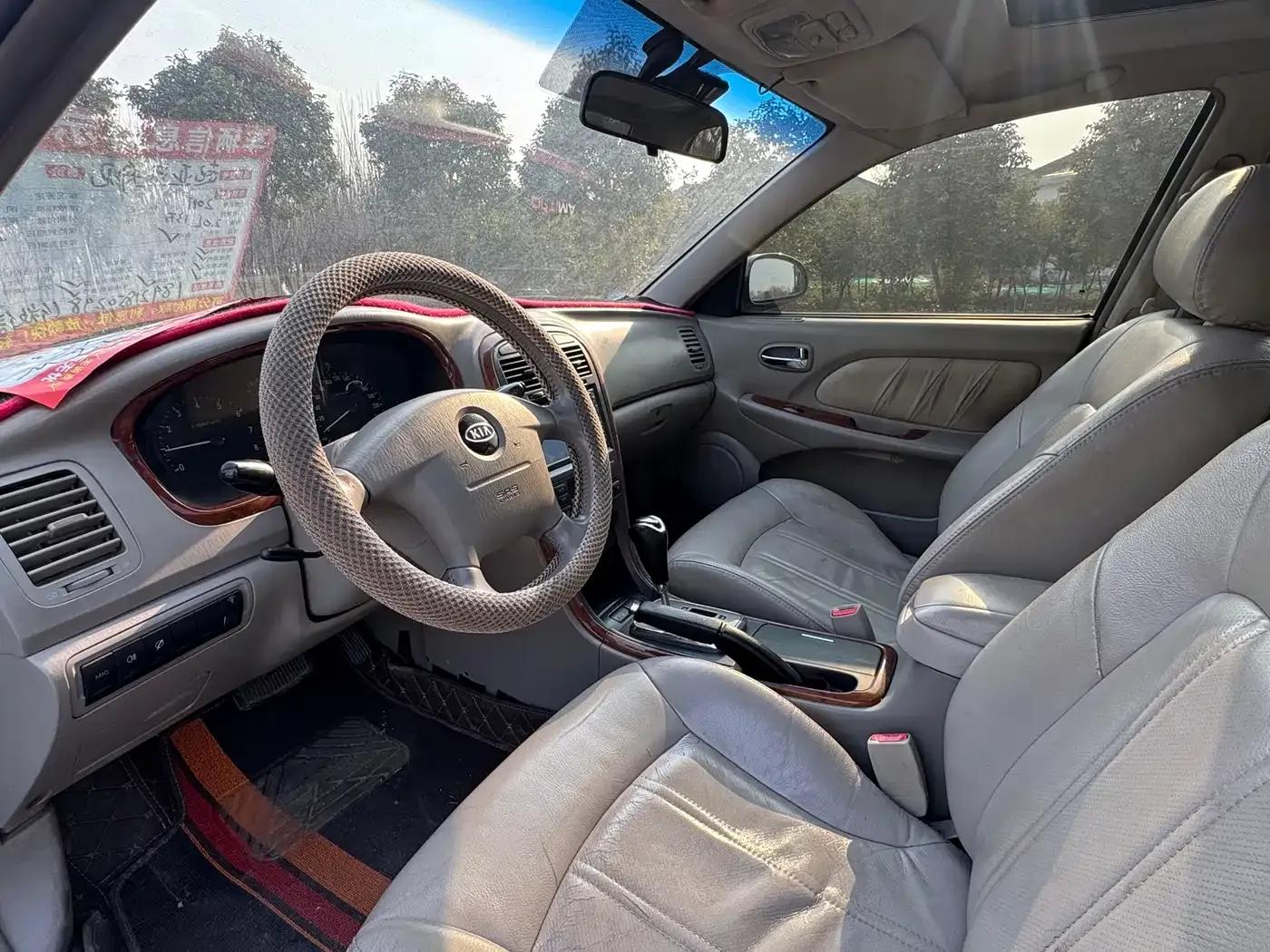 2006 Optimus Prime 2.0L Automatic Top-of-the-line Model — миниатюра 8