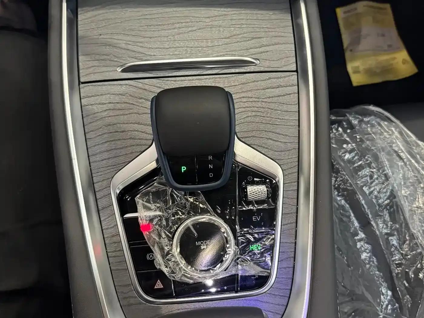 Chery Tiggo 8 PRO PHEV 2025 Champion Edition 1.5T 100km Premium Model — миниатюра 14