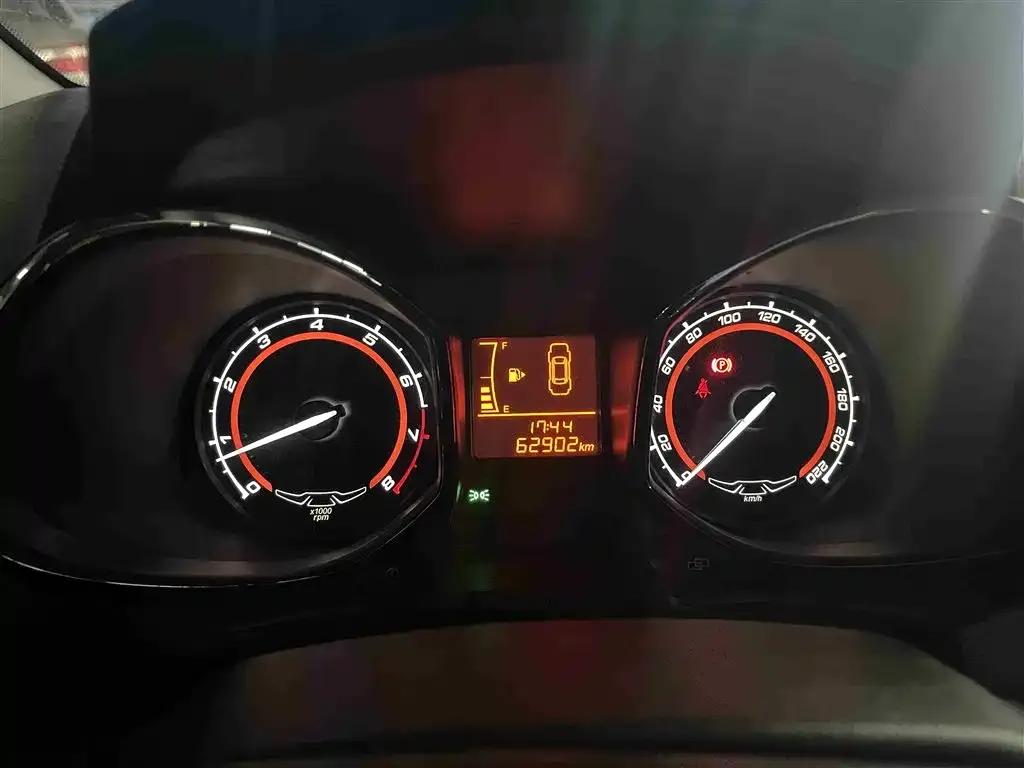Chery Arrizo 3 2015 1.5L Manual Cool Edition — миниатюра 6