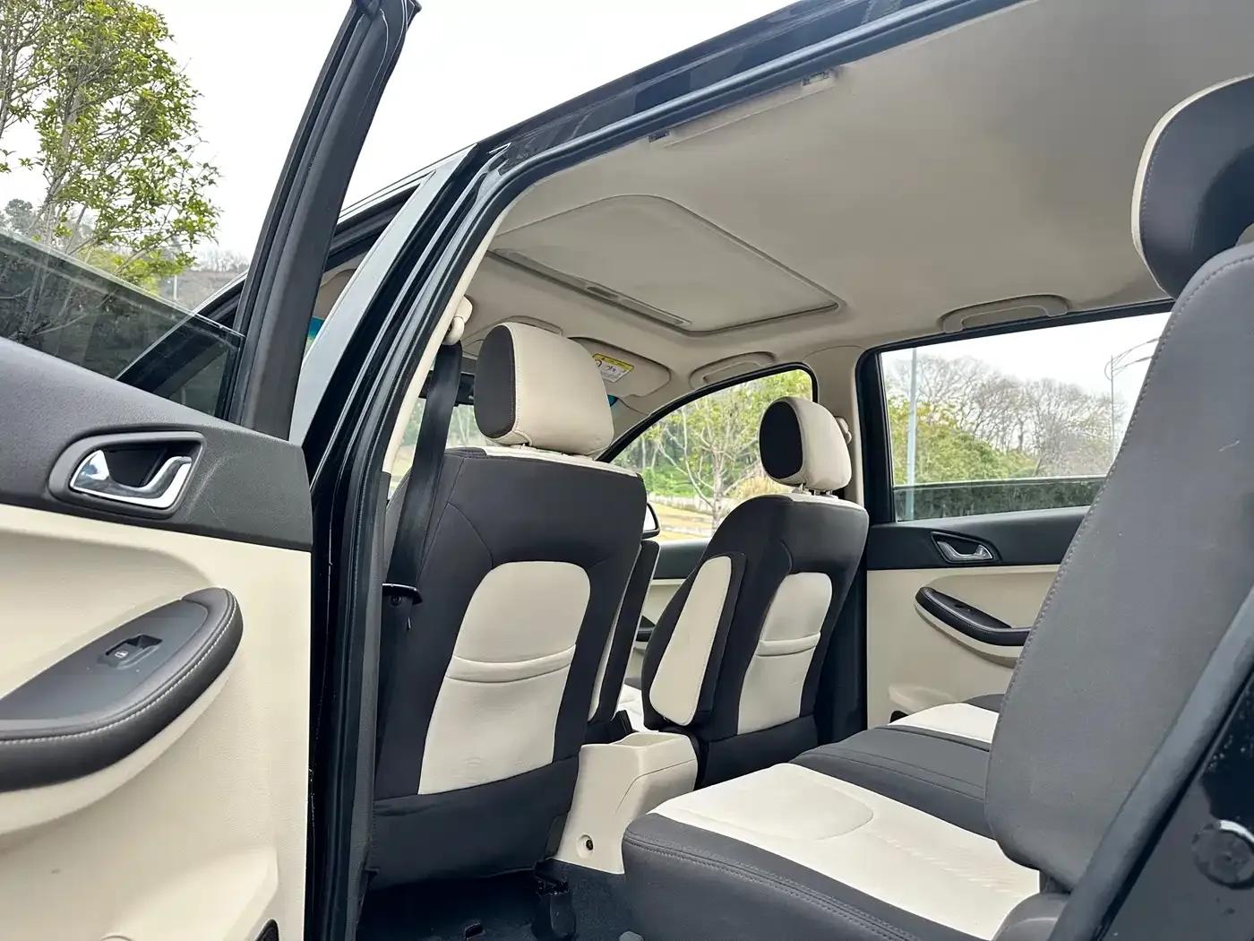 Chery Arrizo M7 2015 2.0L CVT Wide Edition 232 Seats — миниатюра 23