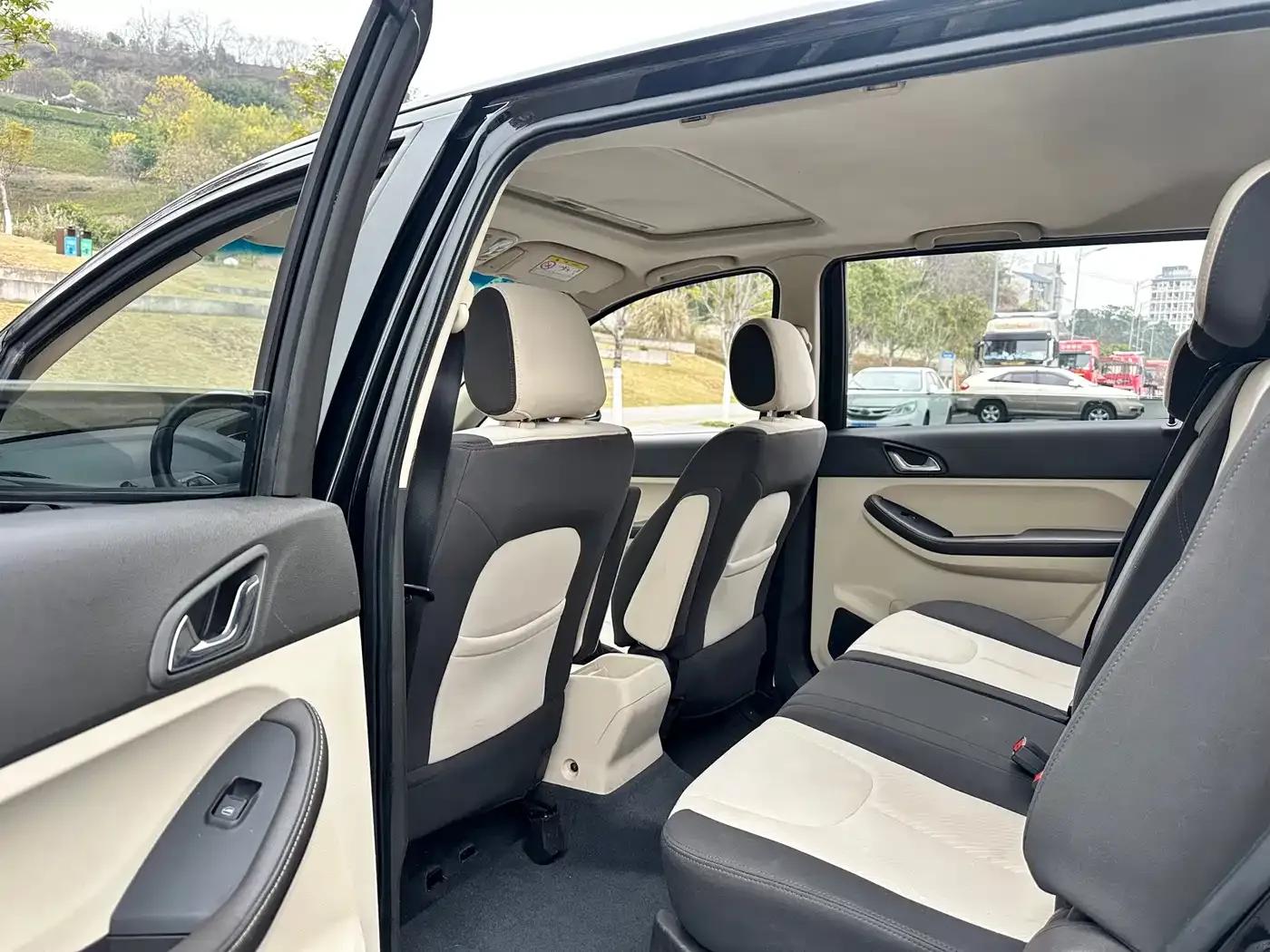 Chery Arrizo M7 2015 2.0L CVT Wide Edition 232 Seats — миниатюра 24
