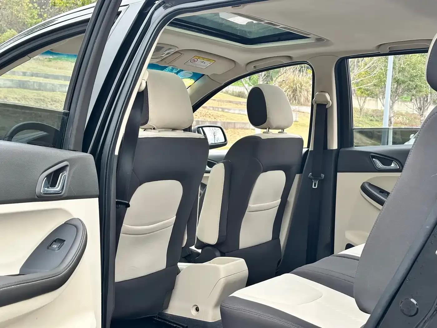 Chery Arrizo M7 2015 2.0L CVT Wide Edition 232 Seats — миниатюра 25