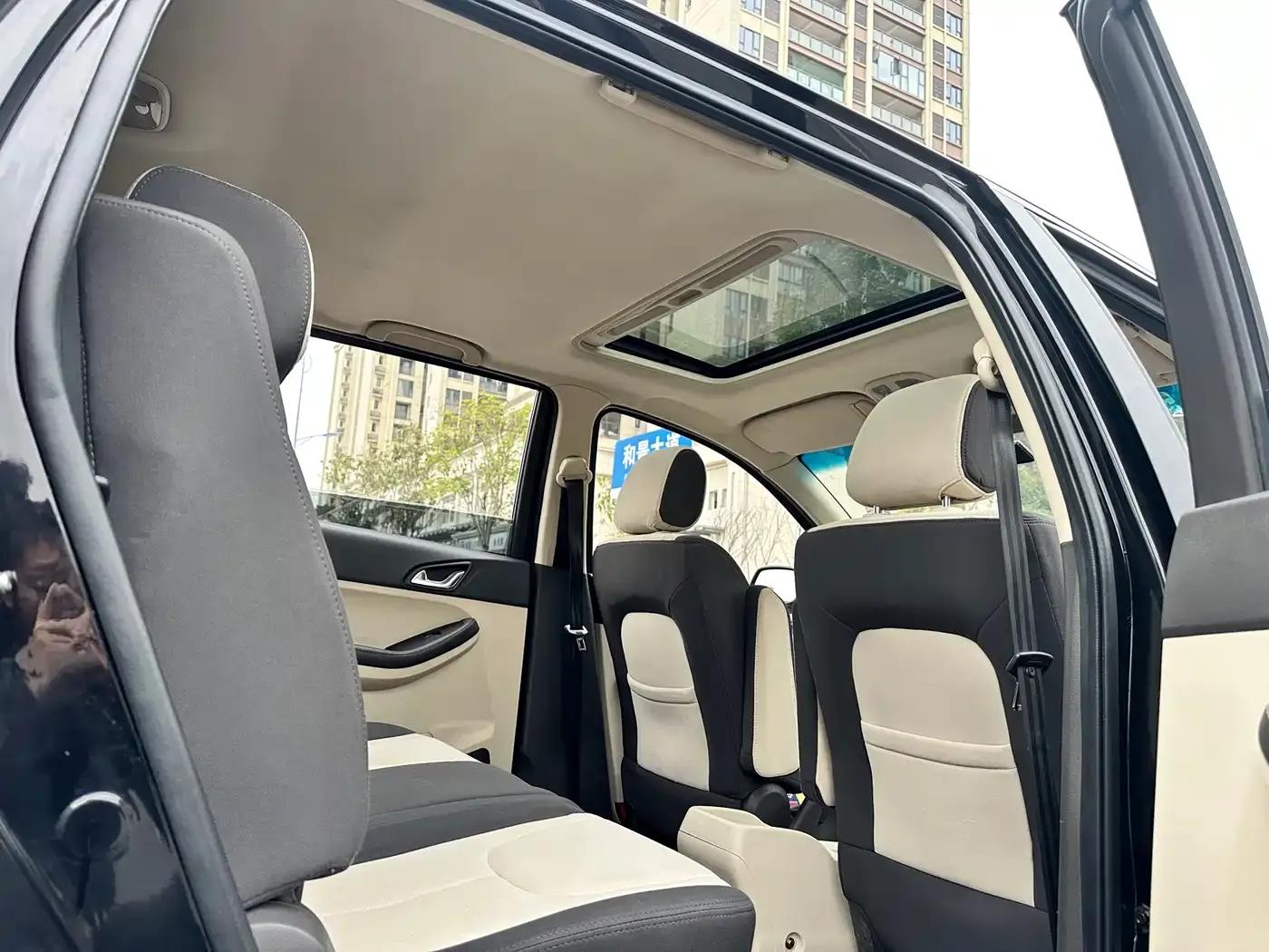 Chery Arrizo M7 2015 2.0L CVT Wide Edition 232 Seats — миниатюра 28