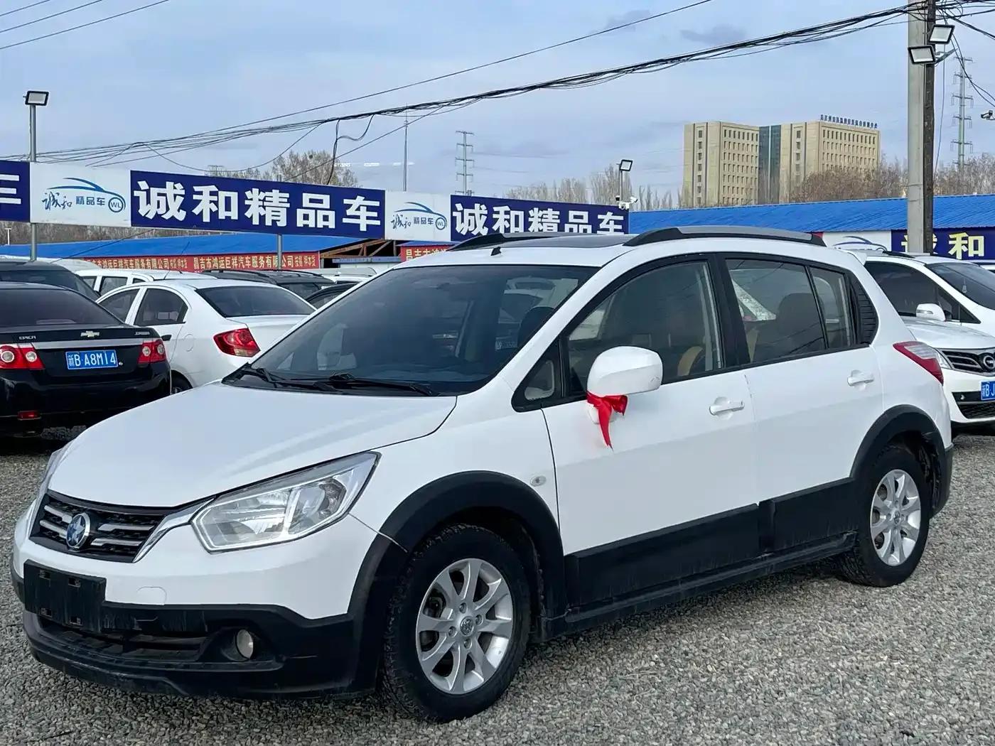 Venucia R50X 2013 1.6L Manual Edition — миниатюра 1