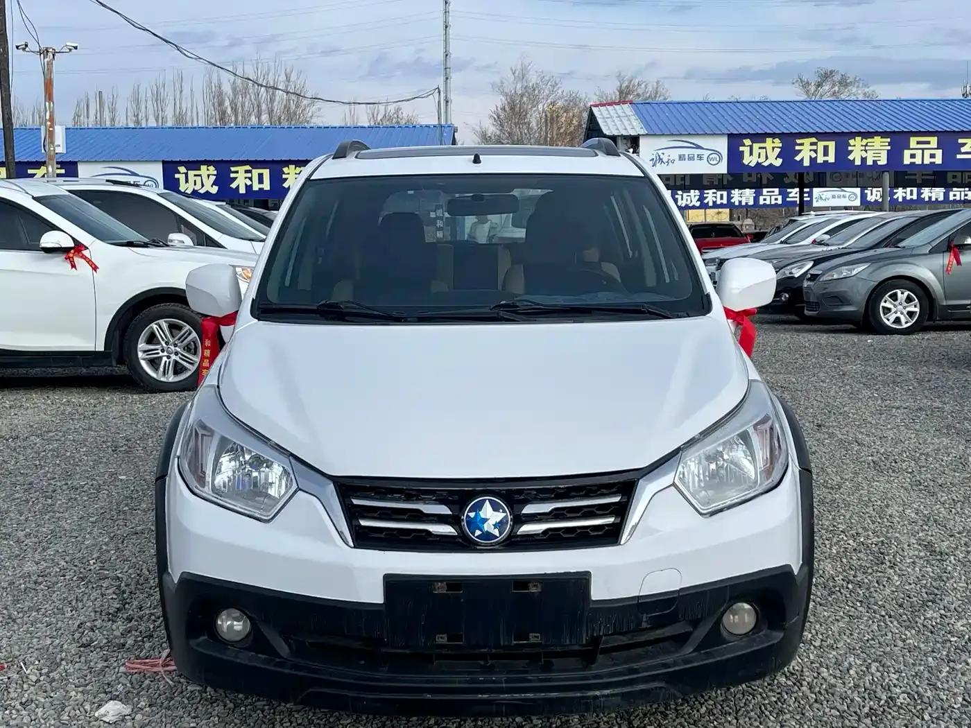 Venucia R50X 2013 1.6L Manual Edition — миниатюра 2