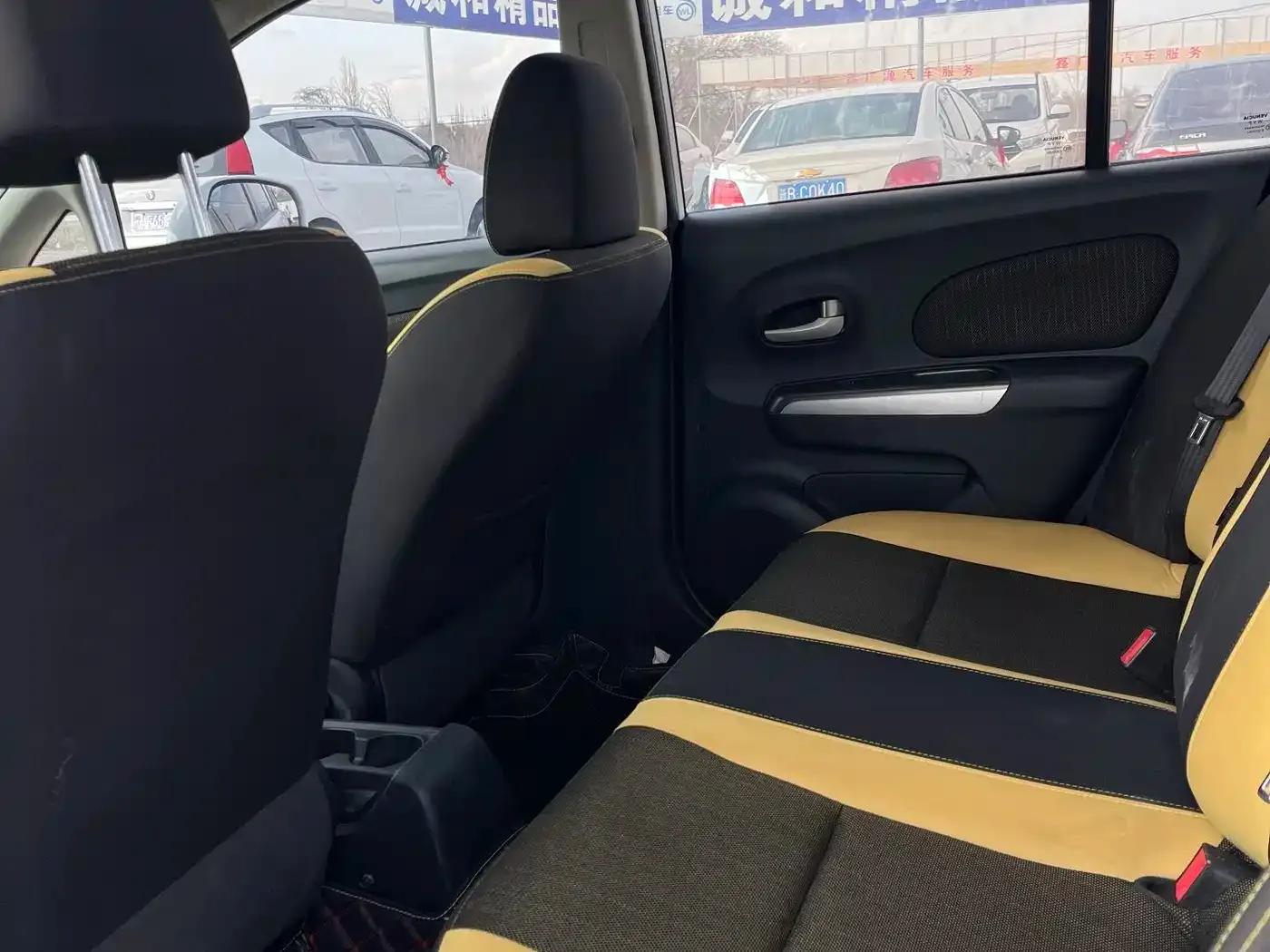 Venucia R50X 2013 1.6L Manual Edition — миниатюра 6