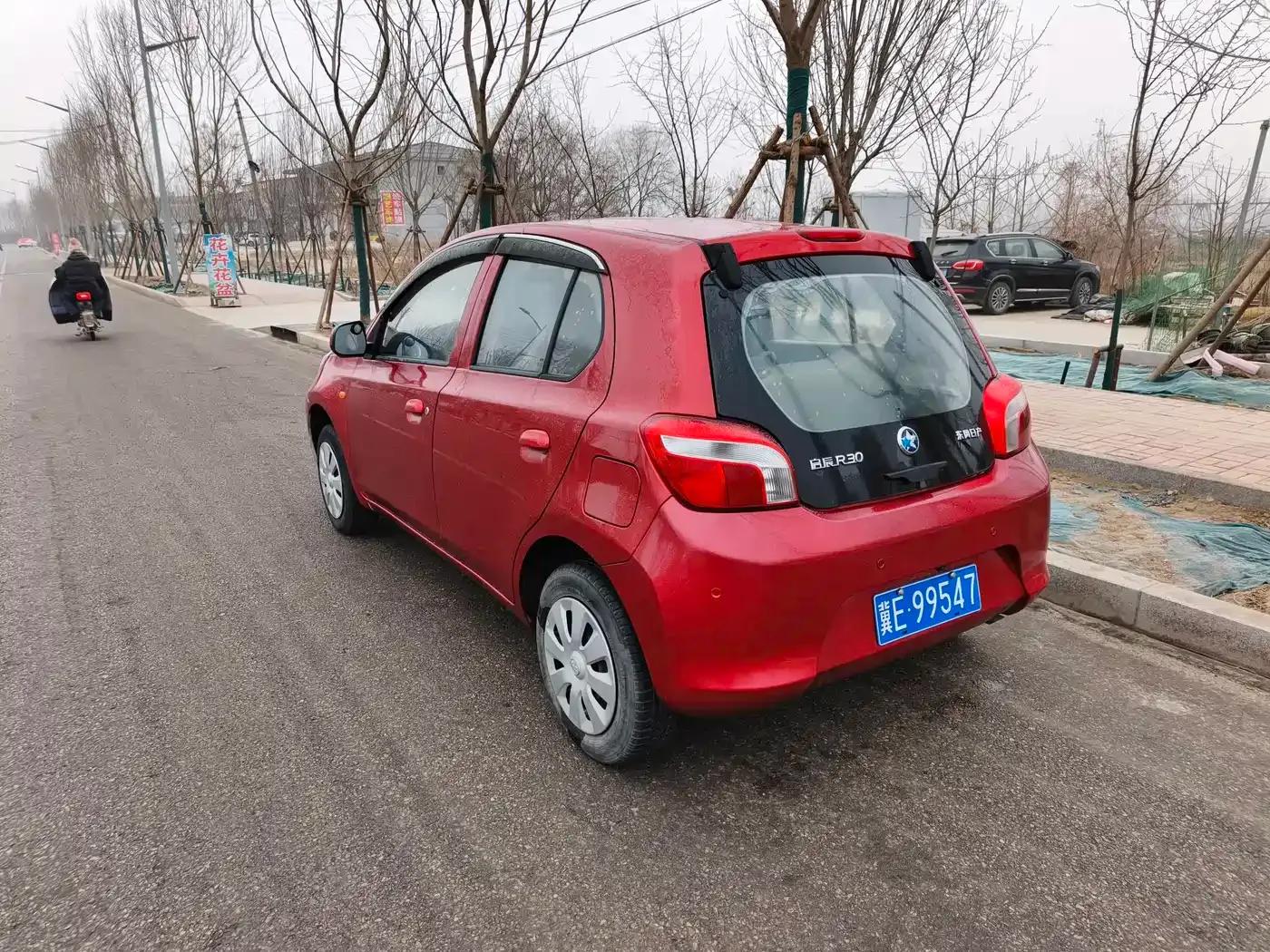 Venucia R30 2014 1.2L Manual Premium Edition — миниатюра 4