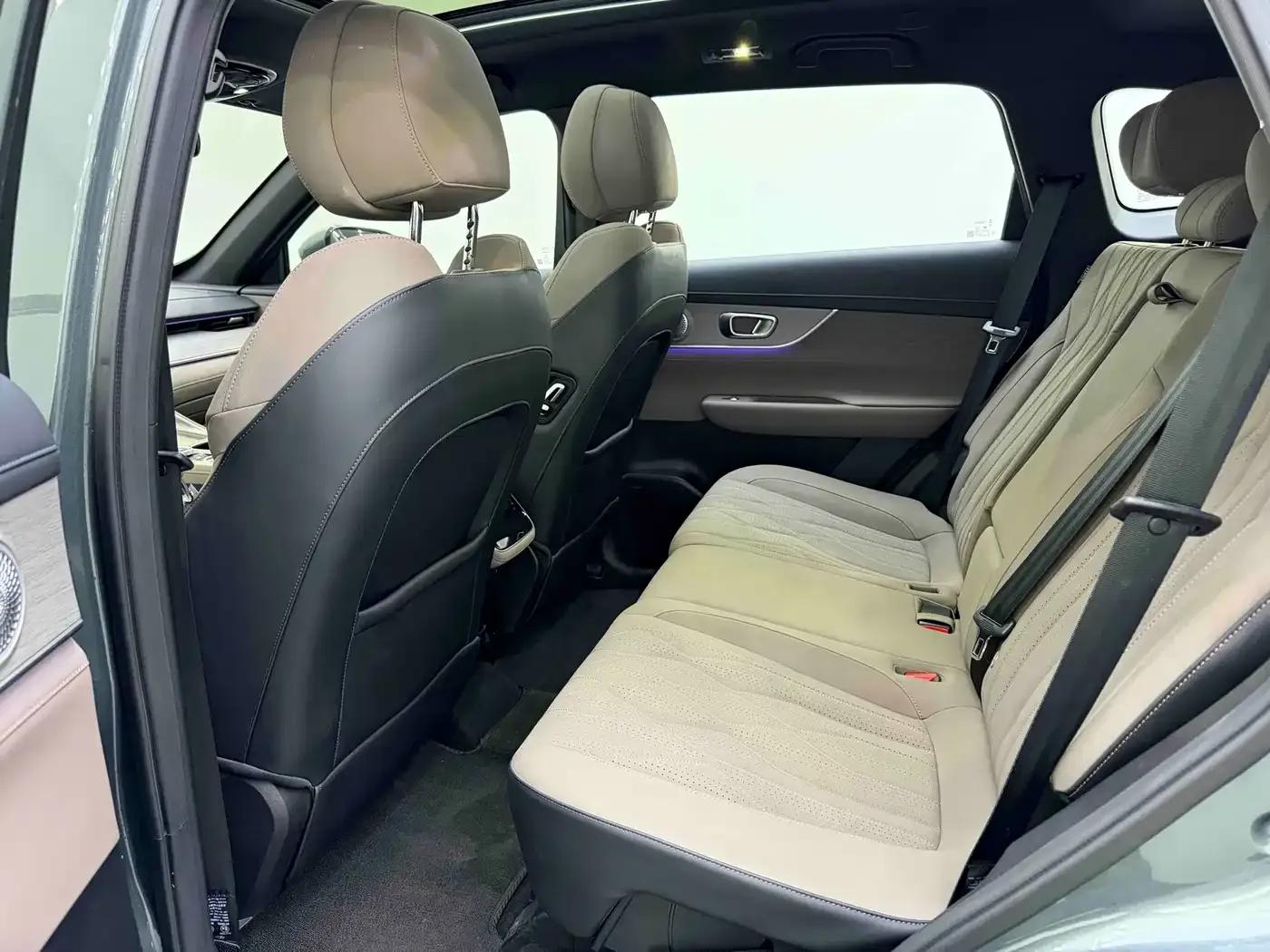 Fengyun T8 2025 1.5T 130km Premium Edition 5-seater — миниатюра 10