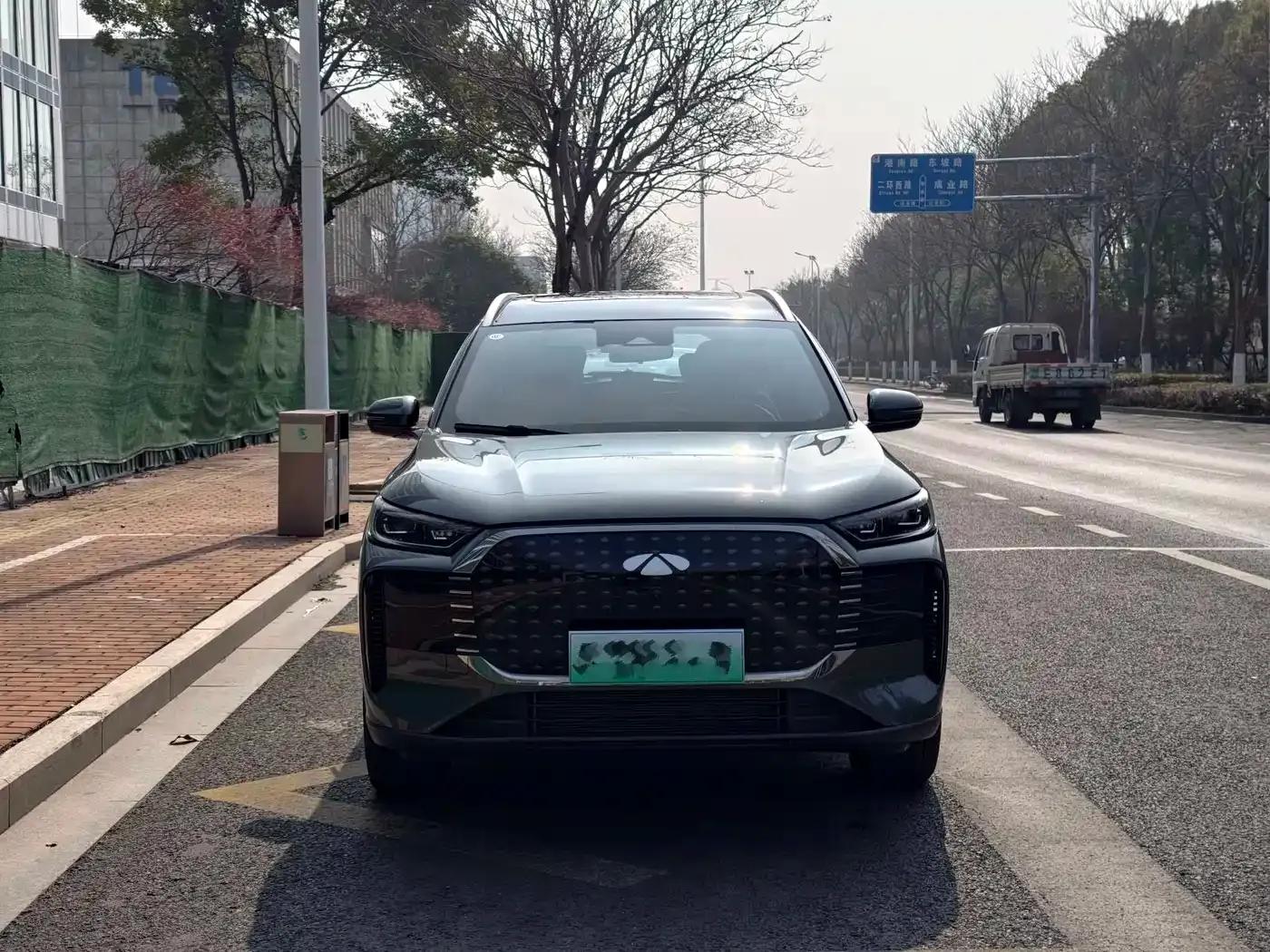 Fengyun T8 2025 1.5T 130km Premium Edition 5-seater — миниатюра 2