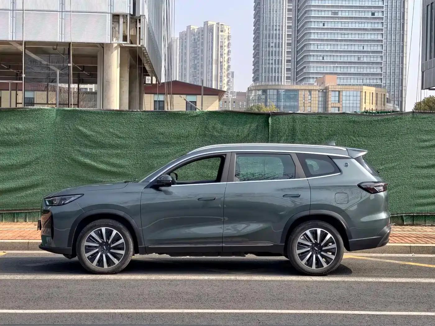 Fengyun T8 2025 1.5T 130km Premium Edition 5-seater — миниатюра 4