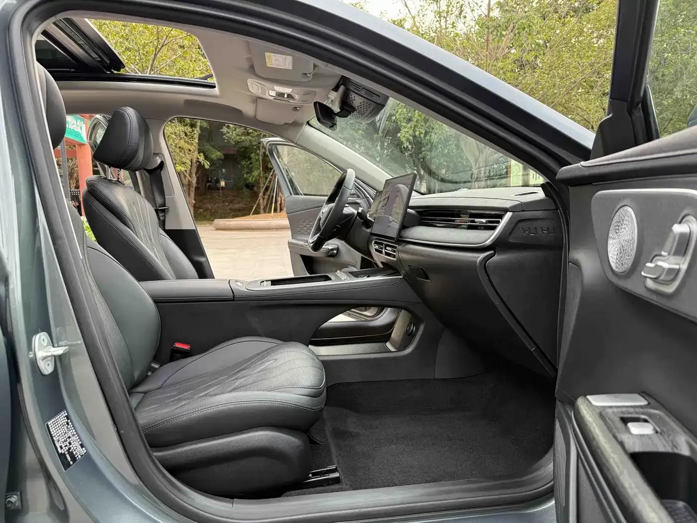 Fengyun A8L 2025 1.5TGDI 145km Luxury Edition — миниатюра 14