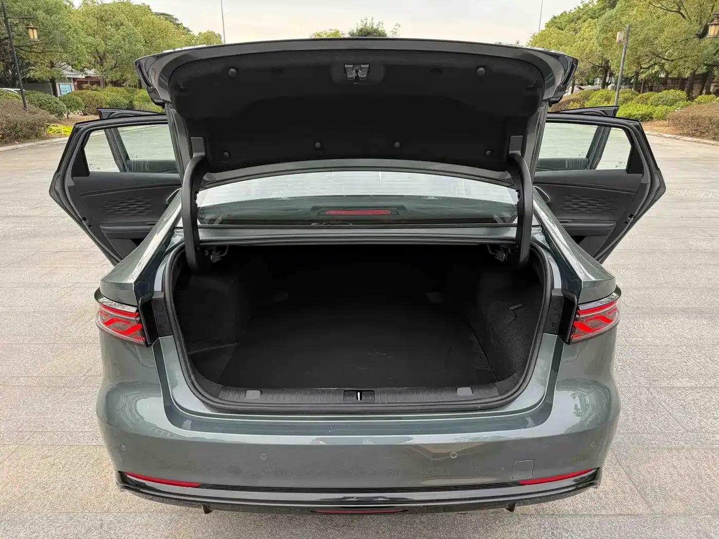 Fengyun A8L 2025 1.5TGDI 145km Luxury Edition — миниатюра 26