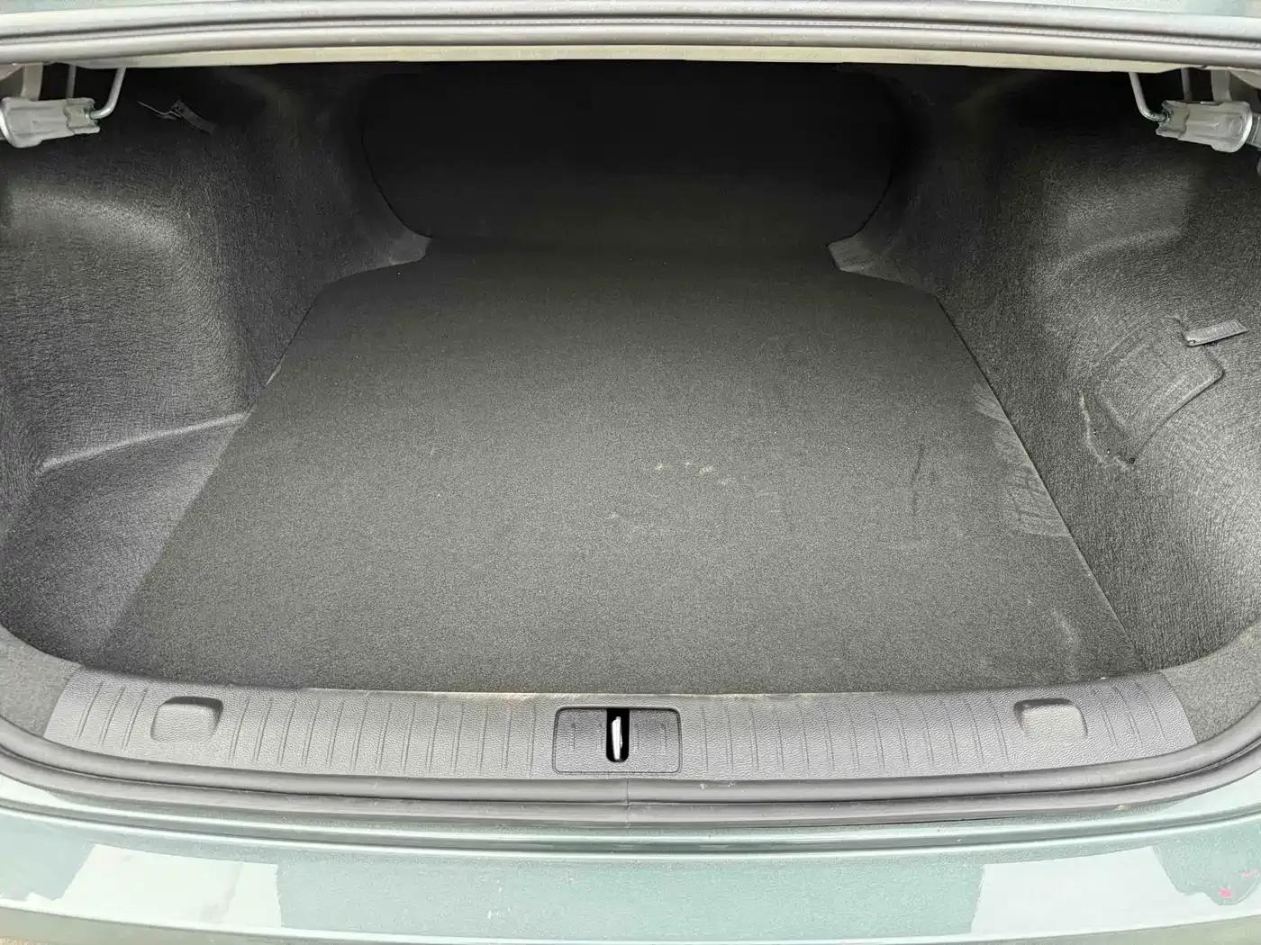 Fengyun A8L 2025 1.5TGDI 145km Luxury Edition — миниатюра 27