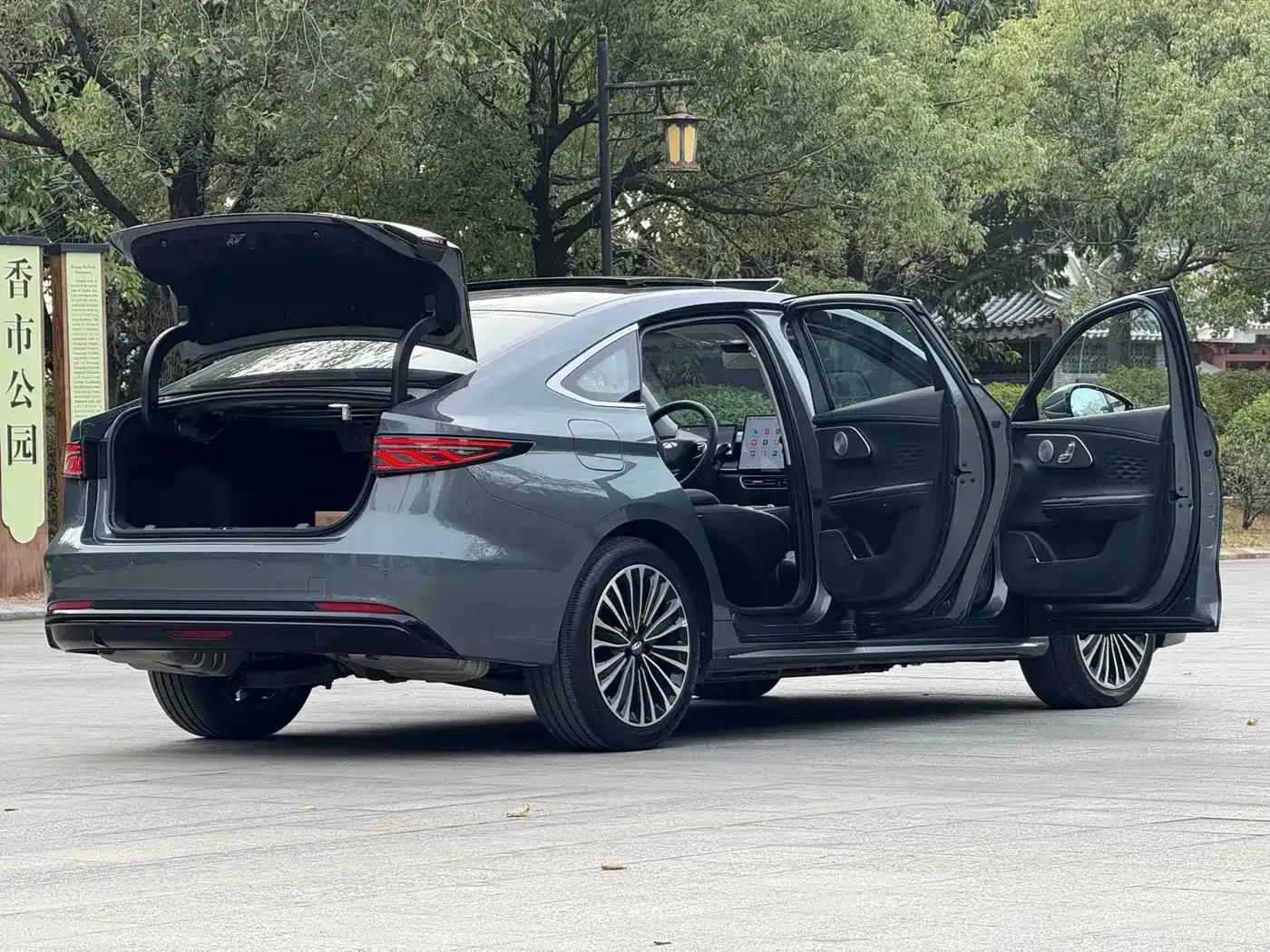Fengyun A8L 2025 1.5TGDI 145km Luxury Edition — миниатюра 29