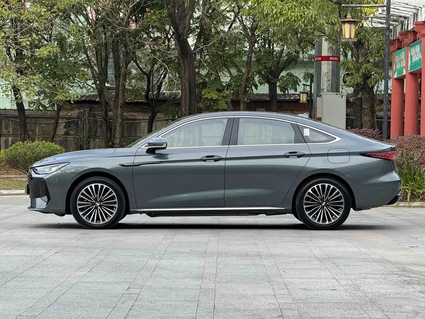 Fengyun A8L 2025 1.5TGDI 145km Luxury Edition — миниатюра 5