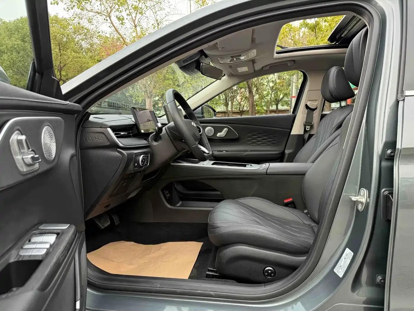 Fengyun A8L 2025 1.5TGDI 145km Luxury Edition — миниатюра 10