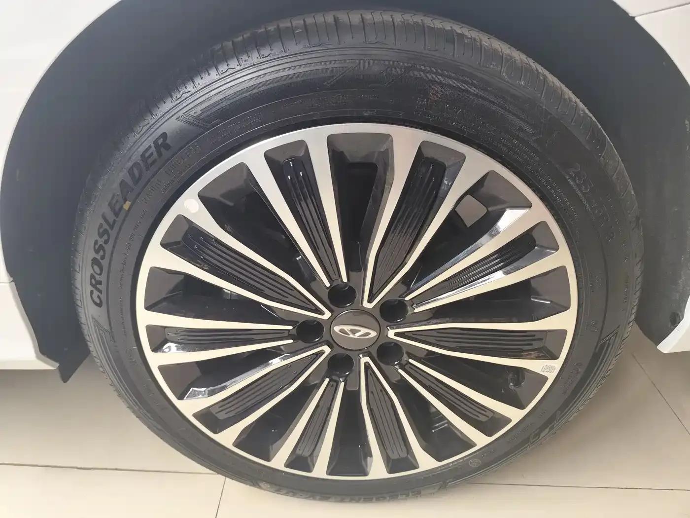Fengyun A8L 2025 1.5TGDI 145km Luxury Edition — миниатюра 12