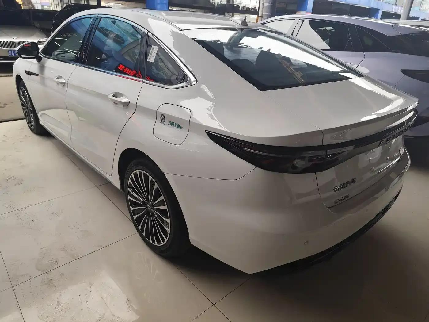 Fengyun A8L 2025 1.5TGDI 145km Luxury Edition — миниатюра 13