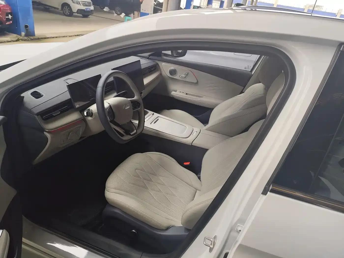 Fengyun A8L 2025 1.5TGDI 145km Luxury Edition — миниатюра 4