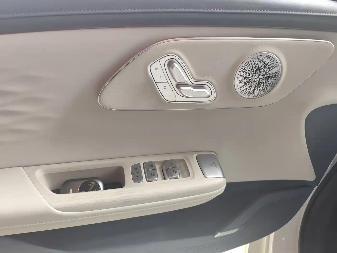 Fengyun A8L 2025 1.5TGDI 145km Luxury Edition — миниатюра 5