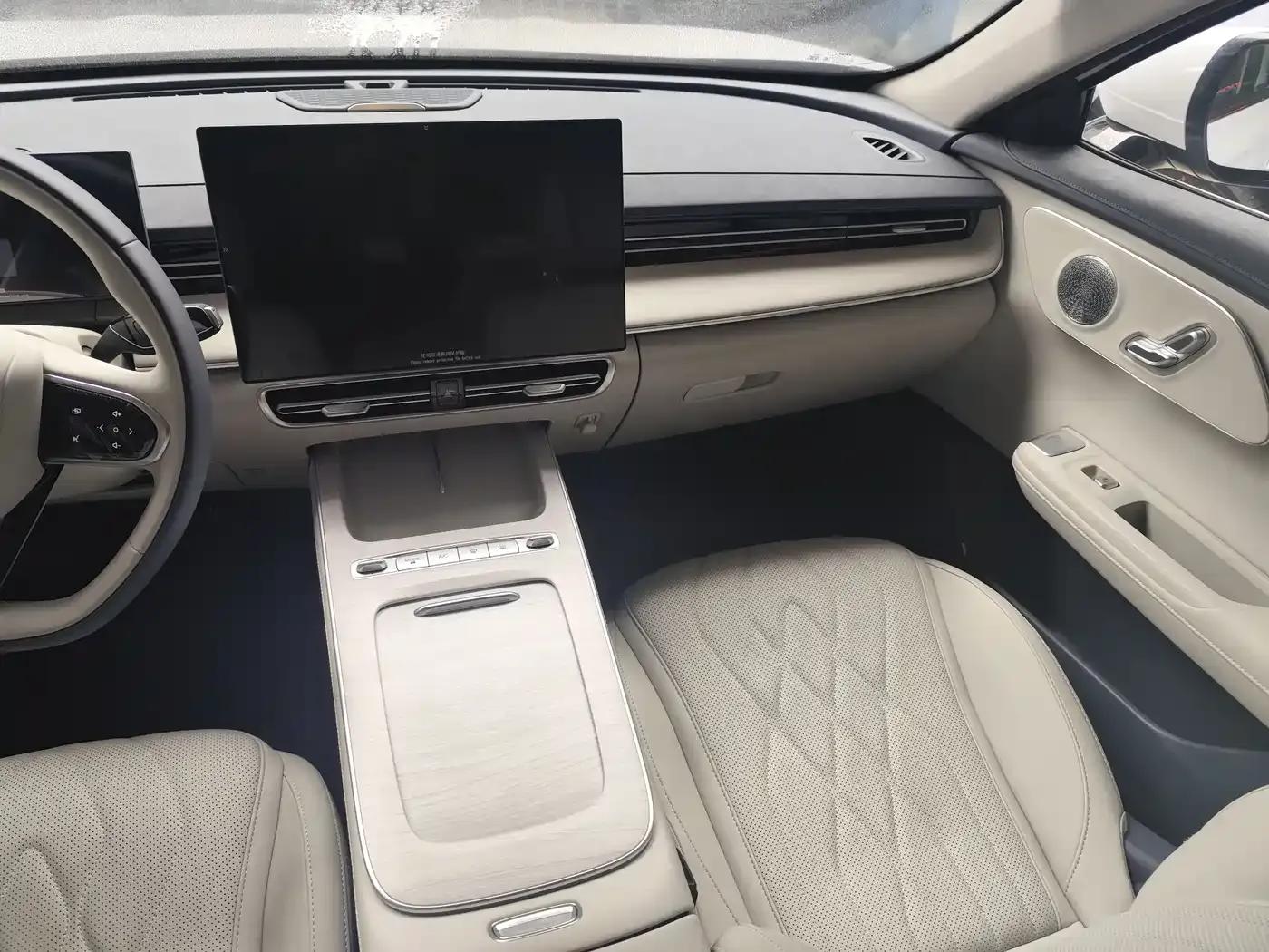 Fengyun A8L 2025 1.5TGDI 145km Luxury Edition — миниатюра 8