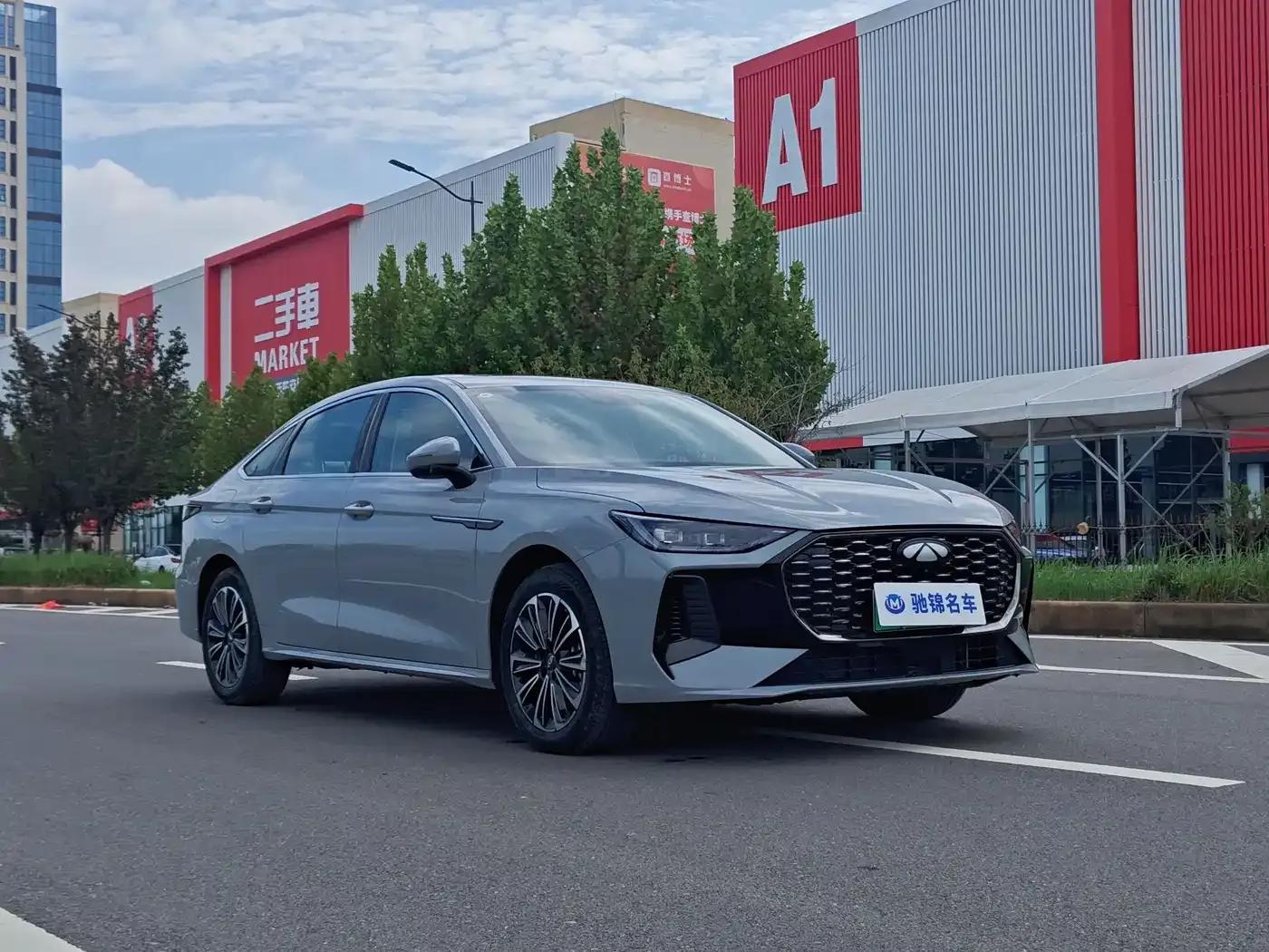 Fengyun A8L 2025 1.5TGDI Comfort Model (145km/h) — миниатюра 3