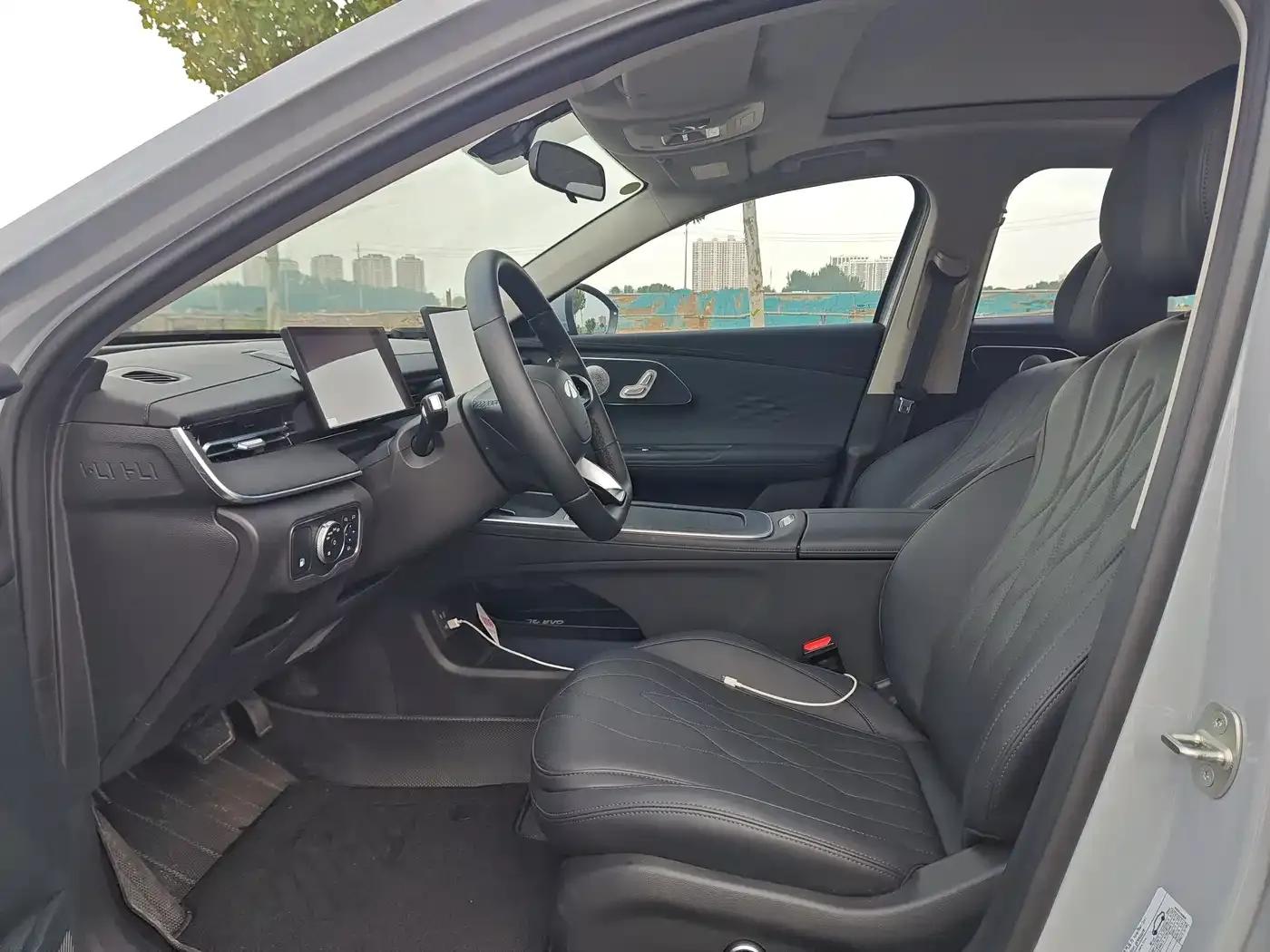 Fengyun A8L 2025 1.5TGDI Comfort Model (145km/h) — миниатюра 6