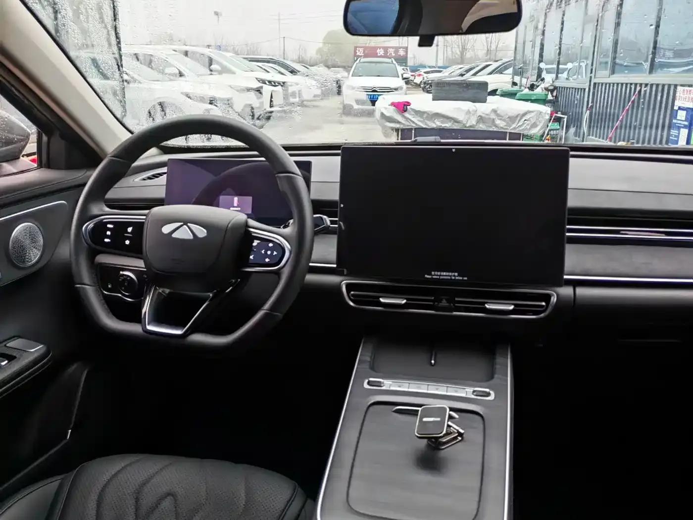 Fengyun A8L 2025 1.5TGDI Comfort Model (145km/h) — миниатюра 7