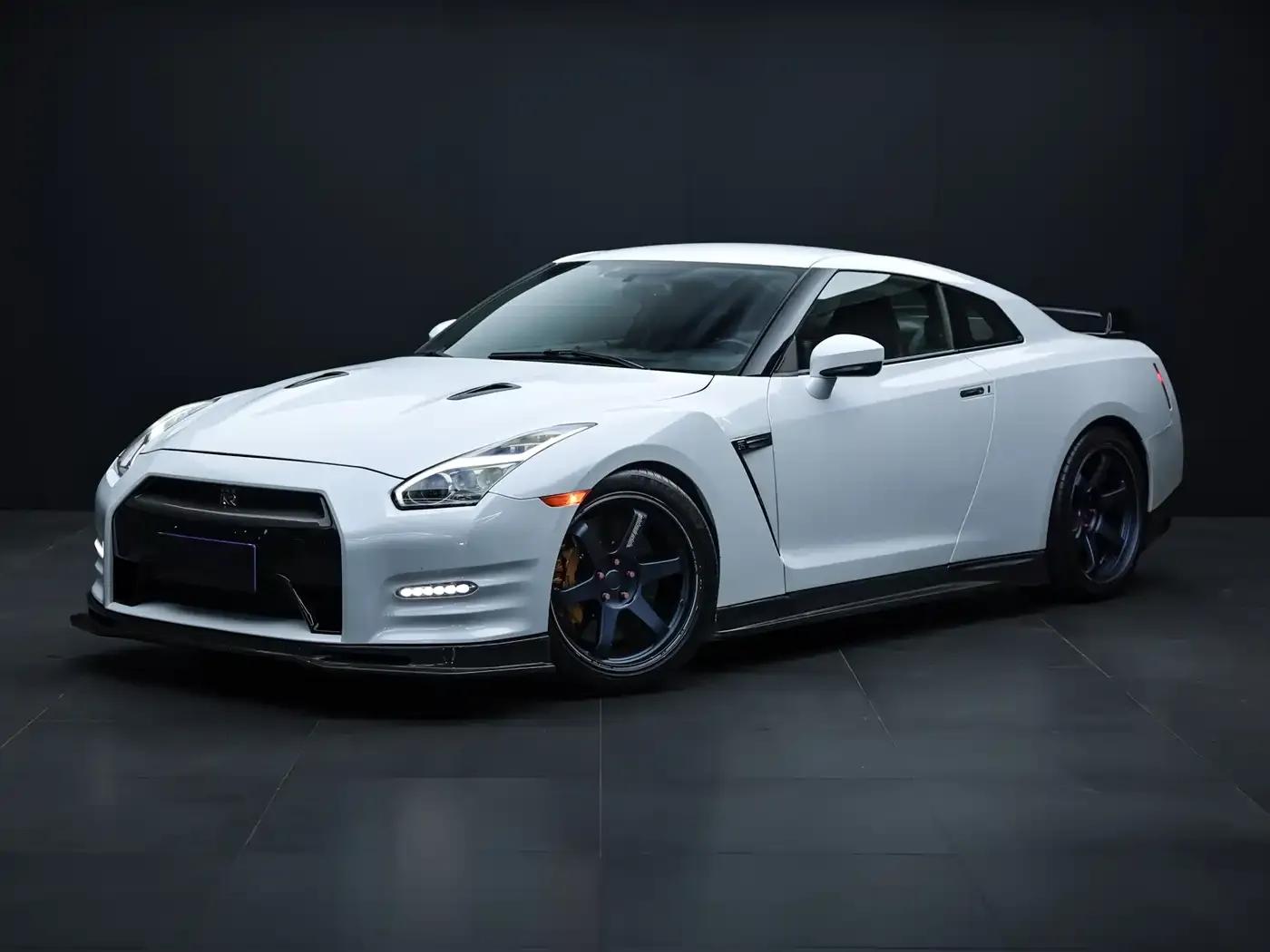 2012 Nissan GT-R 3.8T Premium Edition — миниатюра 1