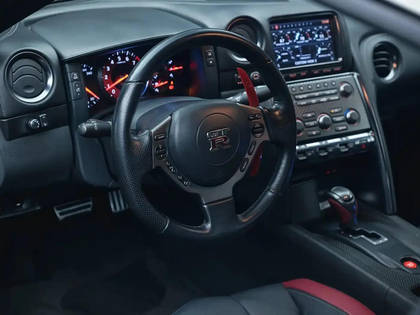 2012 Nissan GT-R 3.8T Premium Edition — миниатюра 11