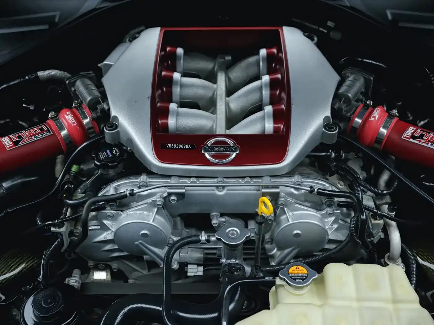 2012 Nissan GT-R 3.8T Premium Edition — миниатюра 16