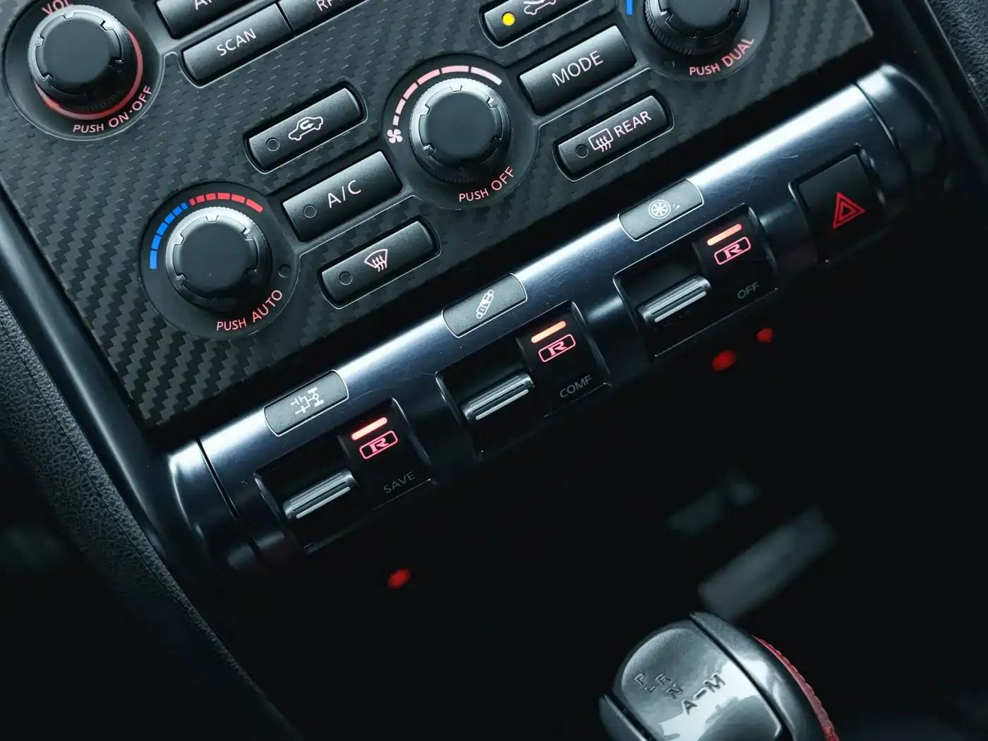 2012 Nissan GT-R 3.8T Premium Edition — миниатюра 9