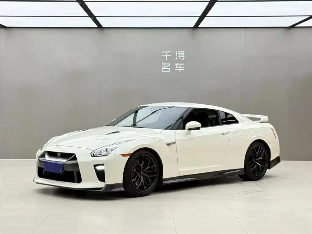 2017 Nissan GT-R 3.8T Flagship Edition — миниатюра 1